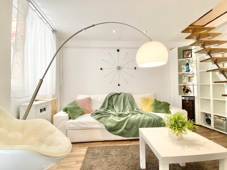 Stay Cool! Apartment With Sauna And Private Garden Budapest Exteriör bild